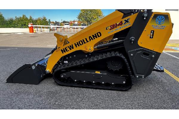 La minicargadora de orugas eléctrica New Holland C314X ofrece una solución silenciosa y sin emisiones para los desafíos de manipulación de materiales.