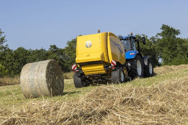 New Holland lanza las empacadoras Roll-Belt™ de cámara variable, con tecnología mejorada y mayor durabilidad, y la nueva envoltura compostable Nature's Net Wrap.